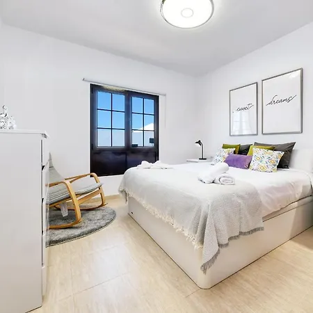 Casa Yare, Shared Pool, Air-con, Fast Wifi * Costa Teguise