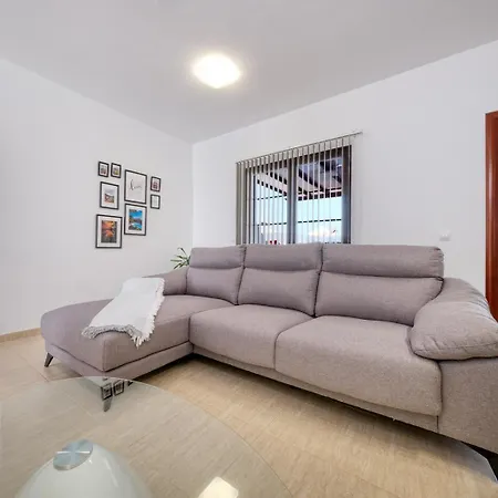 Vakantiehuis Casa Yare, Shared Pool, Air-con, Fast Wifi *