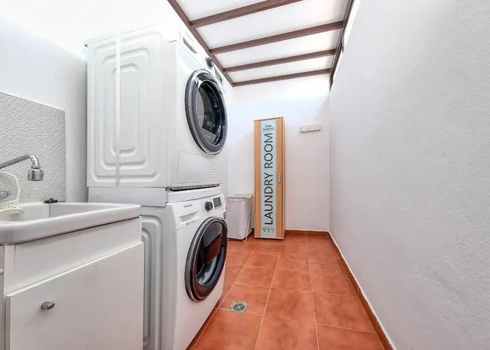 Casa Yare, Shared Pool, Air-con, Fast Wifi * Costa Teguise