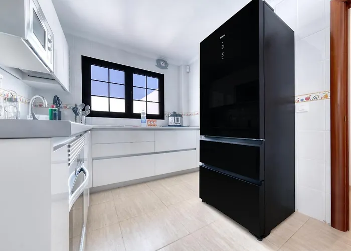 Casa Yare, Shared Pool, Air-con, Fast Wifi קוסטה טגוויסה