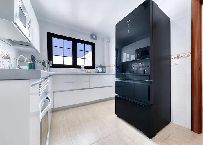 Casa Yare, Shared Pool, Air-con, Fast Wifi קוסטה טגוויסה